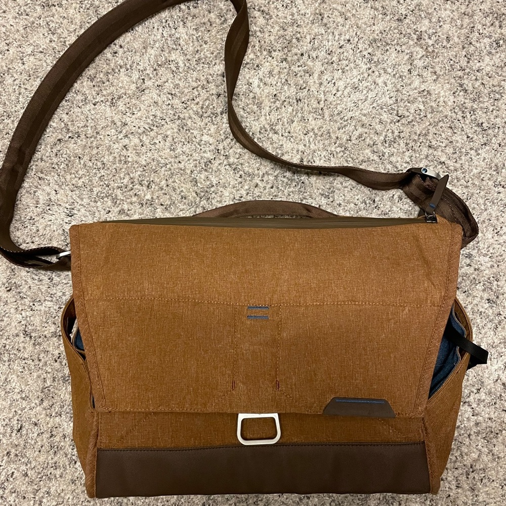 Peak Design Messenger Bag
